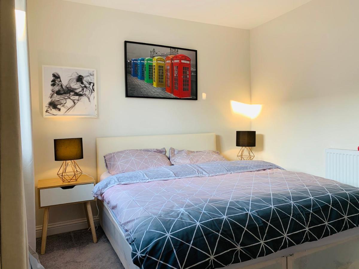 Alpha, Private Double Room, City Centre, Free Parking, Sittingbourne, Kent エクステリア 写真